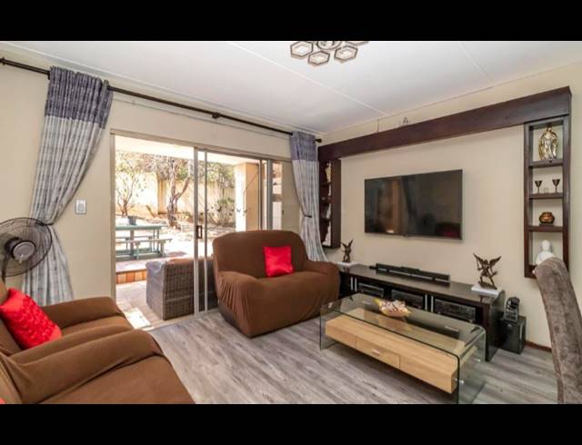 2 bed property to rent in SHARONLEA
